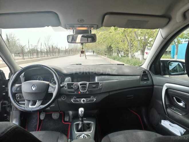 Renault Laguna-7