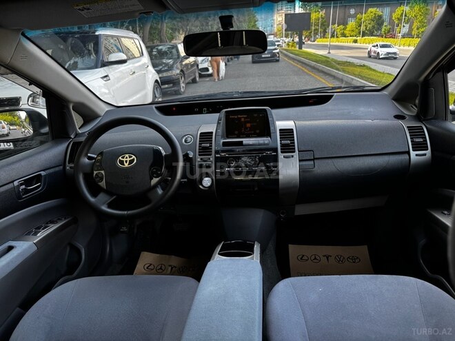 Toyota Prius-8