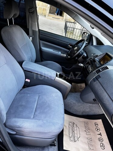 Toyota Prius-10