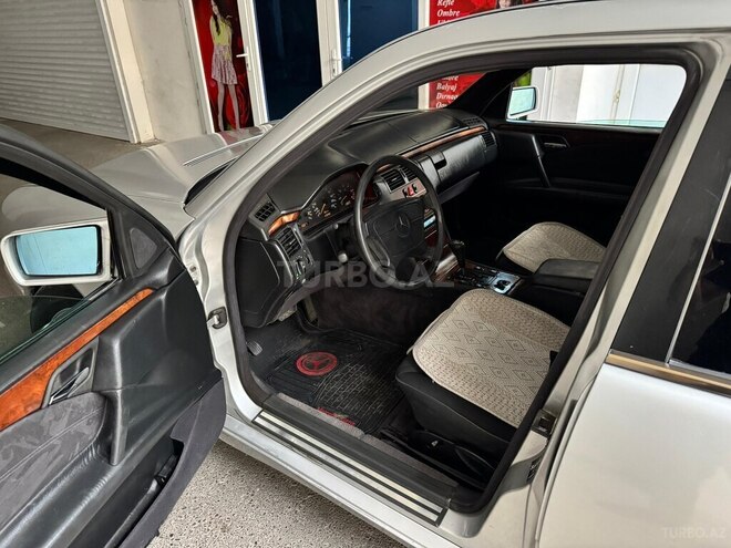 Mercedes E 220 d 1998, 329,000 km - 2.2 l - Bakı