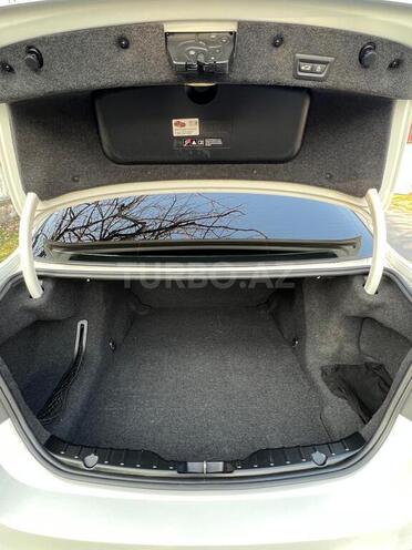 BMW 528 2013, 228,000 km - 2.0 l - Zaqatala
