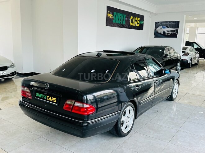 Mercedes E 240-10