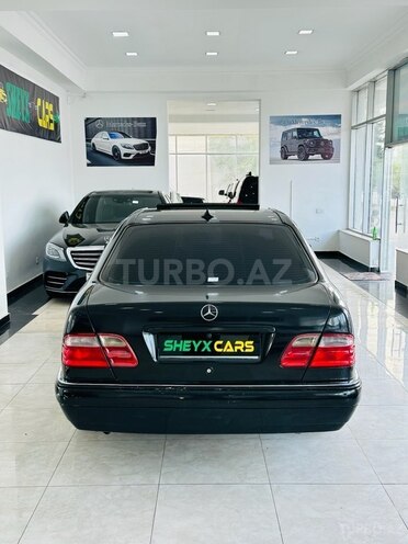 Mercedes E 240-12