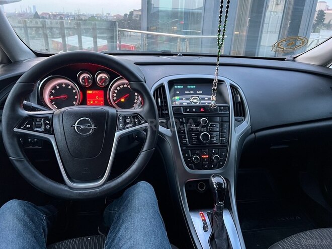 Opel Astra 2015, 192,100 km - 1.4 l - Bakı