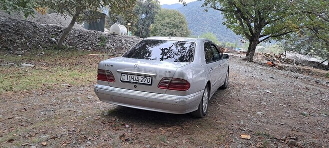 Mercedes E 270 2001, 380,025 km - 2.7 l - Ağdaş
