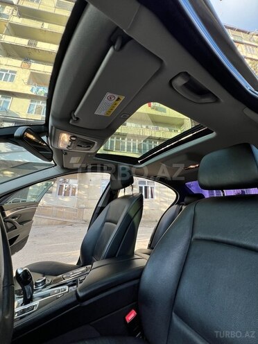 BMW 520 2012, 215,000 km - 2.0 l - Bakı