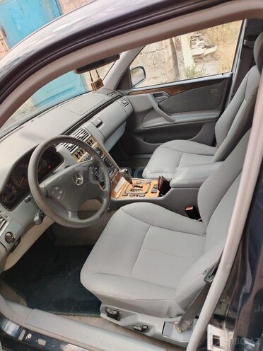 Mercedes E 240 2000, 308,000 km - 2.6 l - Bakı
