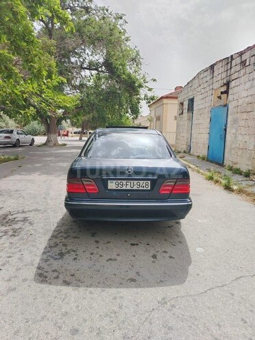 Mercedes E 240 2000, 308,000 km - 2.6 l - Bakı