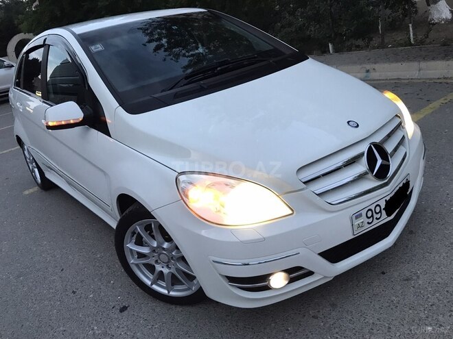 Mercedes B 180 2010, 107,000 km - 1.7 l - Sumqayıt