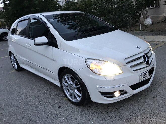 Mercedes B 180 2010, 107,000 km - 1.7 l - Sumqayıt