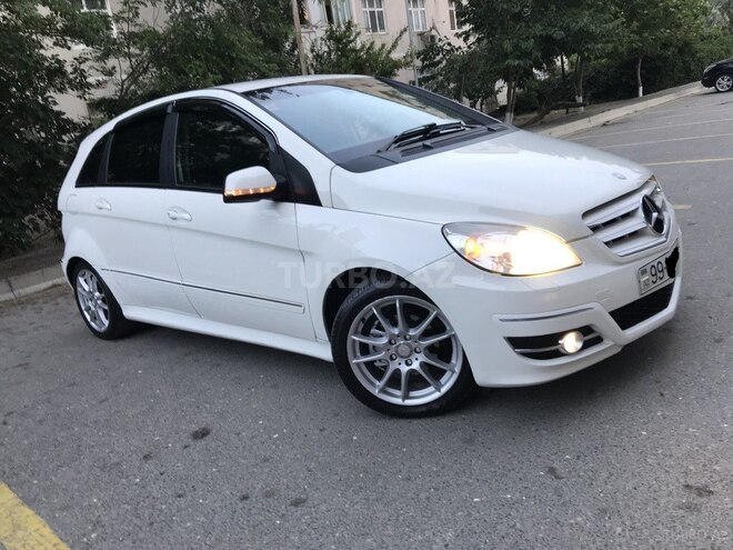 Mercedes B 180 2010, 107,000 km - 1.7 l - Sumqayıt