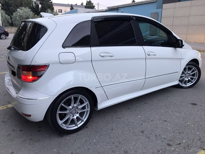 Mercedes B 180 2010, 107,000 km - 1.7 l - Sumqayıt