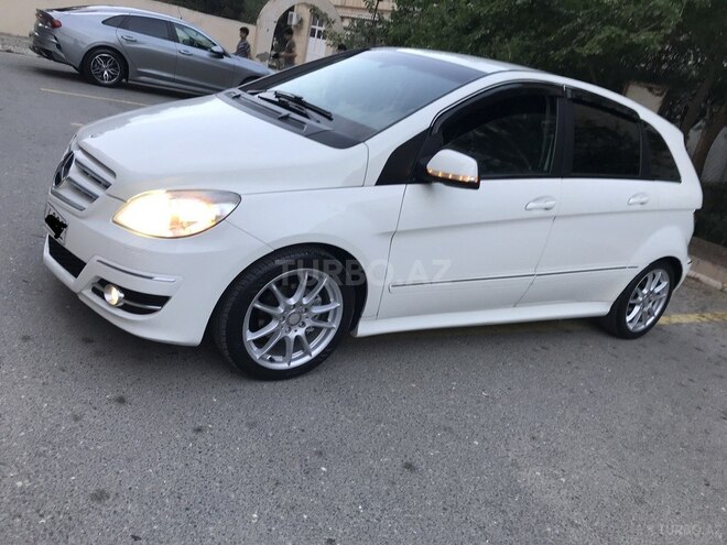 Mercedes B 180 2010, 107,000 km - 1.7 l - Sumqayıt