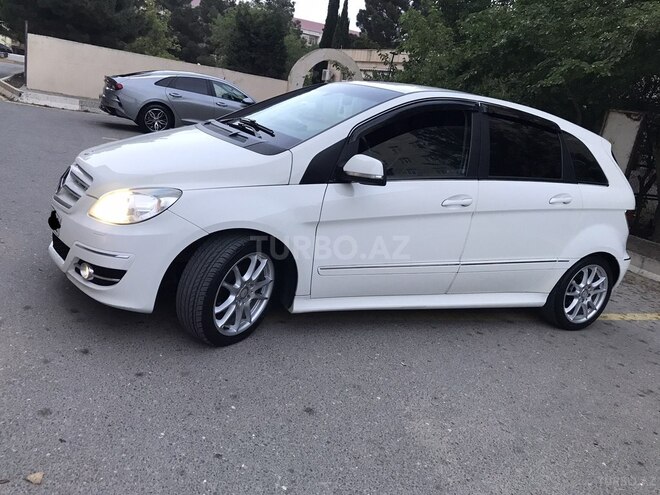 Mercedes B 180 2010, 107,000 km - 1.7 l - Sumqayıt