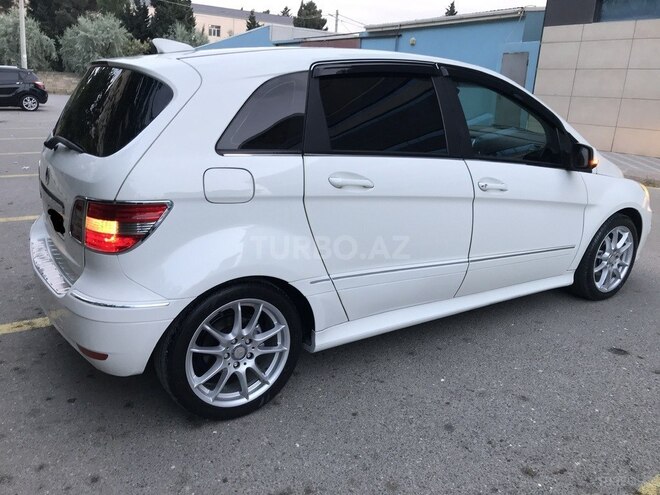 Mercedes B 180 2010, 107,000 km - 1.7 l - Sumqayıt