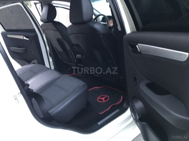 Mercedes B 180 2010, 107,000 km - 1.7 l - Sumqayıt