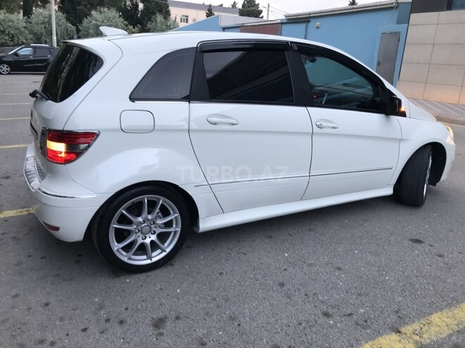 Mercedes B 180 2010, 107,000 km - 1.7 l - Sumqayıt