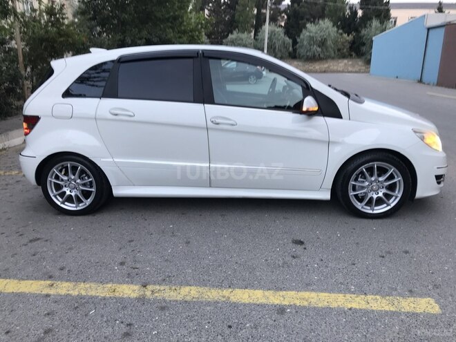 Mercedes B 180 2010, 107,000 km - 1.7 l - Sumqayıt