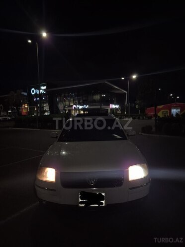 Volkswagen Passat 2003, 286,104 km - 1.8 l - Bakı