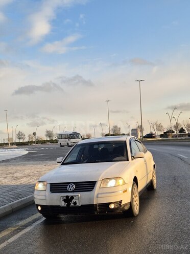 Volkswagen Passat 2003, 286,104 km - 1.8 l - Bakı