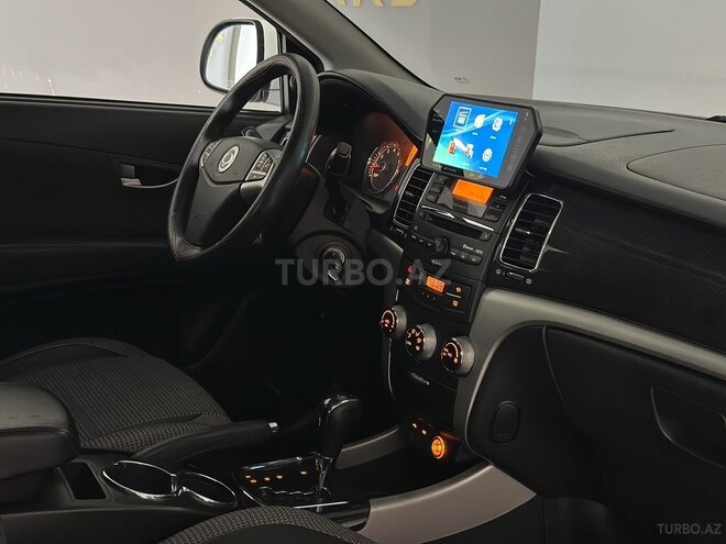 Ssang Yong Korando-15