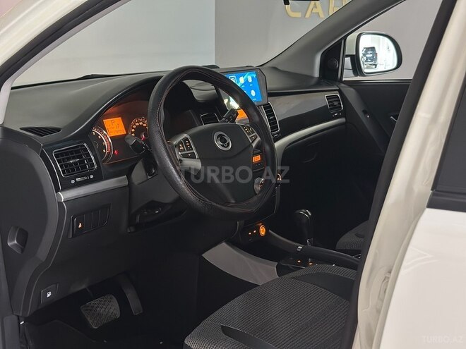 Ssang Yong Korando-12