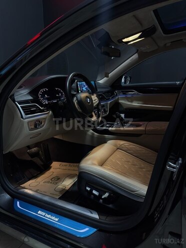 BMW 750 2020, 90,000 km - 4.4 l - Bakı