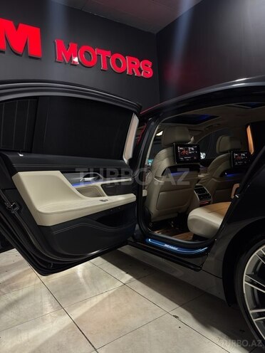 BMW 750 2020, 90,000 km - 4.4 l - Bakı