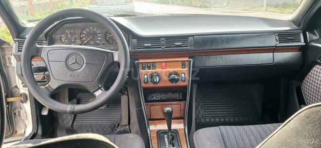 Mercedes E 250 1995, 494,000 km - 2.5 l - Bakı
