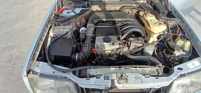Mercedes E 250 1995, 494,000 km - 2.5 l - Bakı
