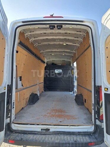 Ford Transit-6