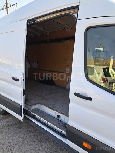 Ford Transit-11