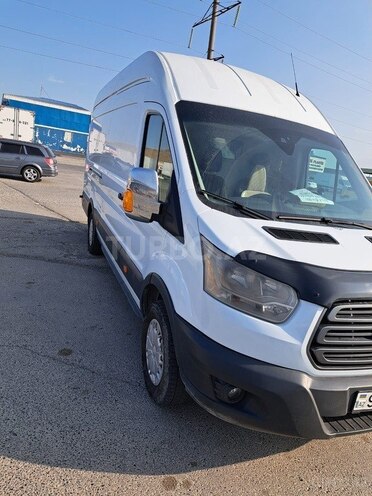 Ford Transit-2