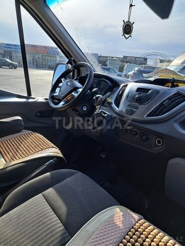 Ford Transit-8