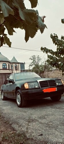 Mercedes E 200 d 1993, 300,000 km - 2.0 л - Sumqayıt