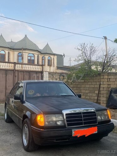 Mercedes E 200 d 1993, 300,000 km - 2.0 л - Sumqayıt