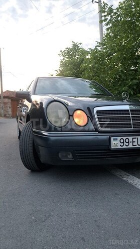 Mercedes E 220 1997, 326,000 km - 2.2 l - Şəki