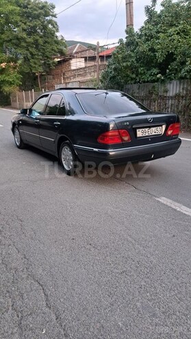 Mercedes E 220 1997, 326,000 km - 2.2 l - Şəki