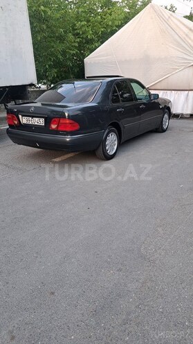 Mercedes E 220 1997, 326,000 km - 2.2 l - Şəki