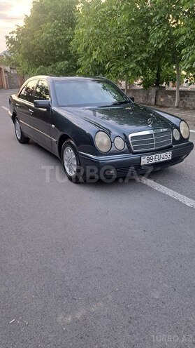 Mercedes E 220 1997, 326,000 km - 2.2 l - Şəki