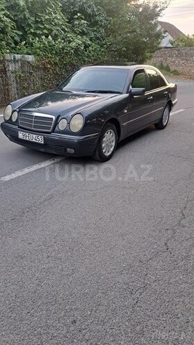 Mercedes E 220 1997, 326,000 km - 2.2 l - Şəki