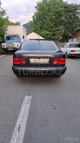 Mercedes E 220 1997, 326,000 km - 2.2 l - Şəki
