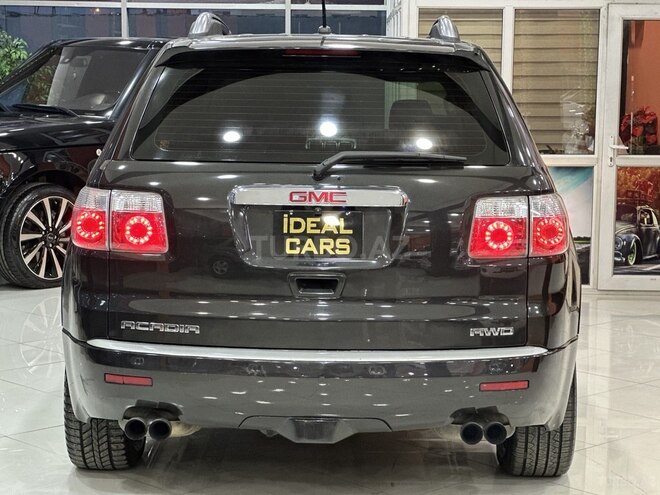 GMC Acadia-10