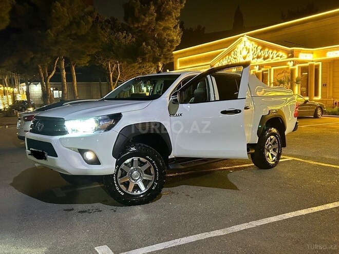 Toyota Hilux 2019, 74,000 km - 2.4 л - Bakı