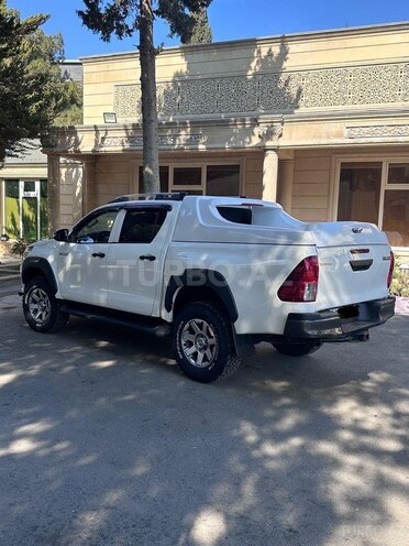 Toyota Hilux 2019, 74,000 km - 2.4 л - Bakı