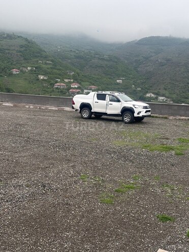 Toyota Hilux 2019, 74,000 km - 2.4 л - Bakı