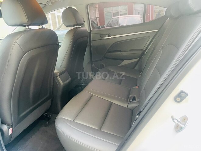 Hyundai Avante 2016, 136,895 km - 1.6 л - Bakı