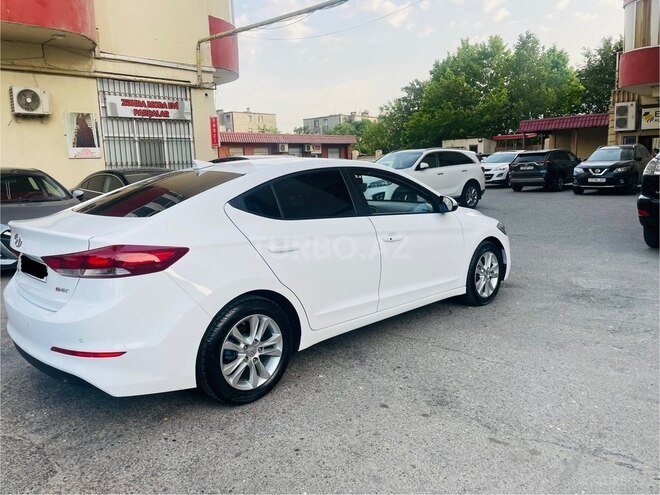 Hyundai Avante 2016, 136,895 km - 1.6 л - Bakı