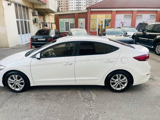 Hyundai Avante 2016, 136,895 km - 1.6 л - Bakı