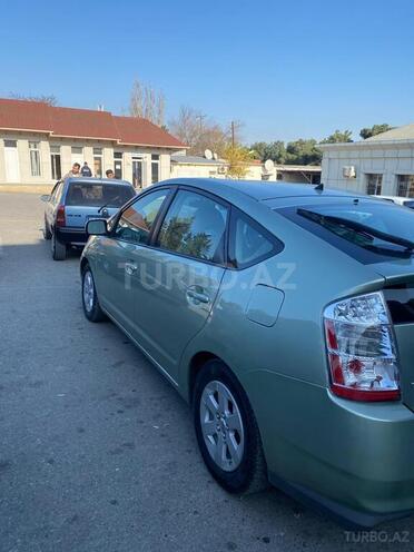 Toyota Prius-3